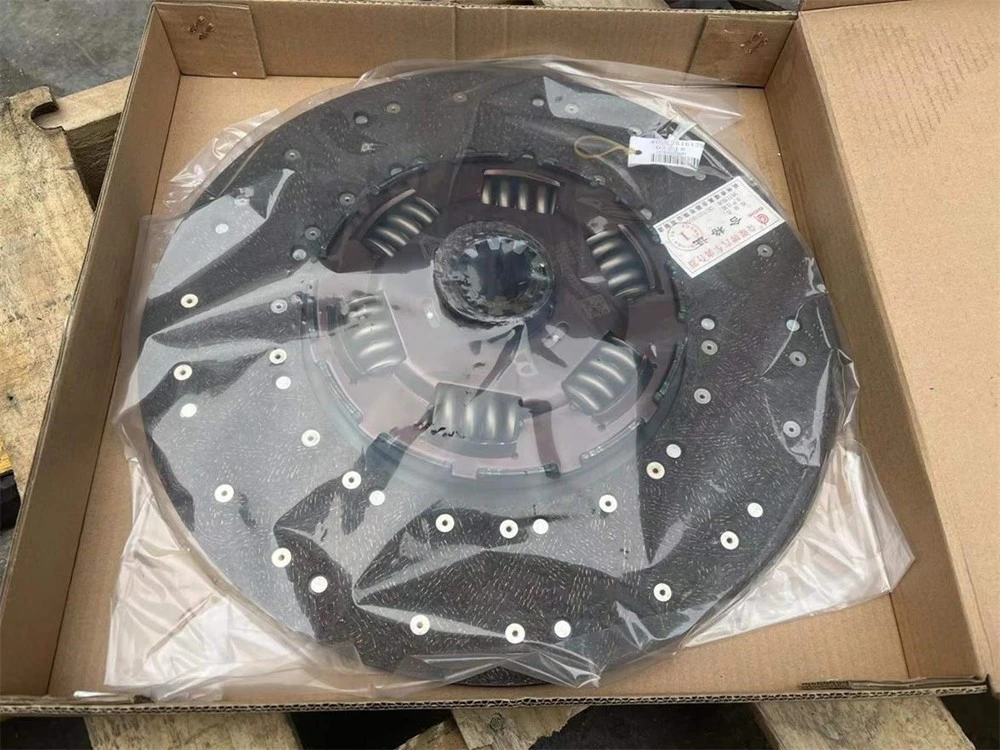 Made in China High Quality Hot Sale Price Cheap Clutch Cover/Clutch Pressure Plate/Clutch Kist/Cluthc Disc for Mitsubishi/Clutch Disc Assembly/Truck Parts