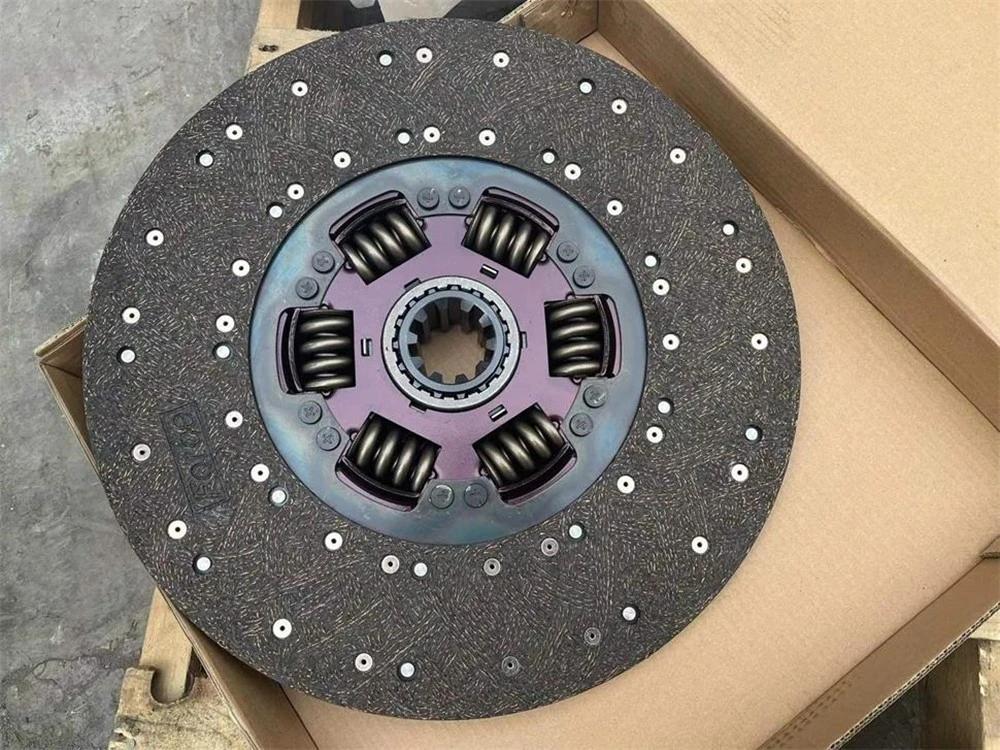 Made in China High Quality Hot Sale Price Cheap Clutch Cover/Clutch Pressure Plate/Clutch Kist/Cluthc Disc for Mitsubishi/Clutch Disc Assembly/Truck Parts
