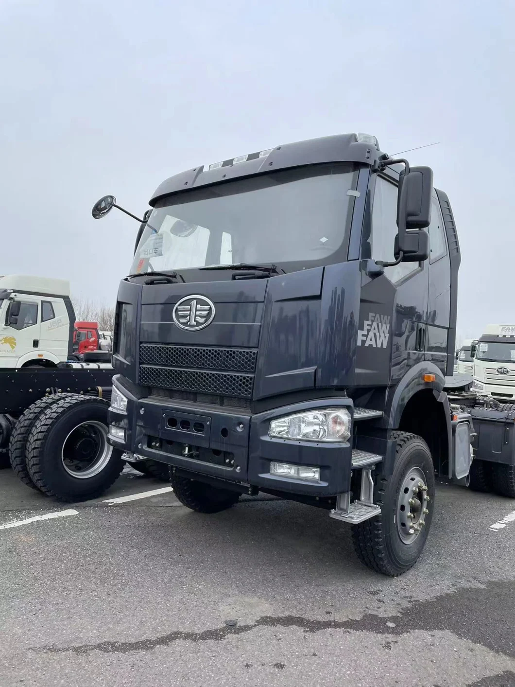 6X6 420 PS Diesel Russian Tractor Trucks Semi Electric Truck FAW